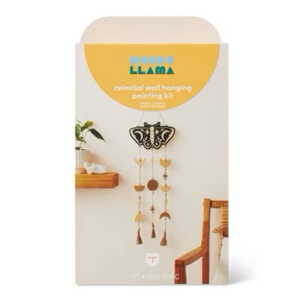 Celestial nwt Wall Hanging Decor Kit - Mondo Llama